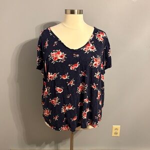 torrid size 5 Navy Short Sleeve V-Neck Tee with Red Floral Print